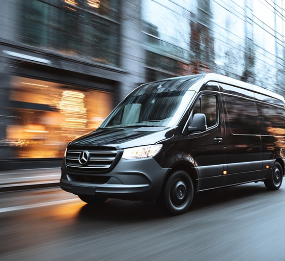 Catering-Lieferfahrzeug unterwegs zum Veranstaltungsort